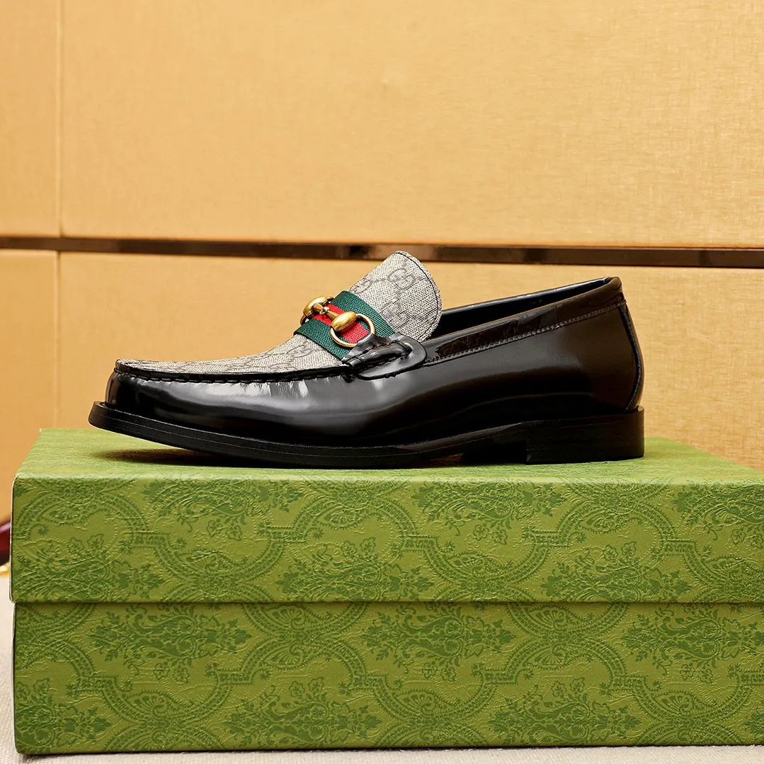Men's shoes 💰460 💐 Product trademark: GUCCI "Gucci" casual leather shoes Regular size: 38-44 (45🉑️customized) Product materials: Selected imported first-layer open-edge beaded cowhide leather upper + luxury hardware buckle, imported water-dyed cowhide leather lining. Strong three-dimensional visual effect, original combination outsole Color: 5⃣️colors available